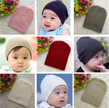 Load image into Gallery viewer, Baby Skully Hats
